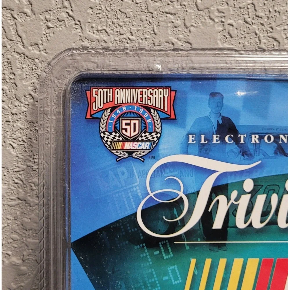 Nascar Trivial Pursuit Electronic Hand-Held Game (1998) Parker Brothers